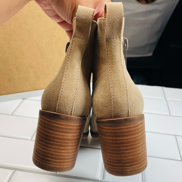 Lucky Brand Walba‎ Bootie Taupe Suede 8M - Picture 3 of 12